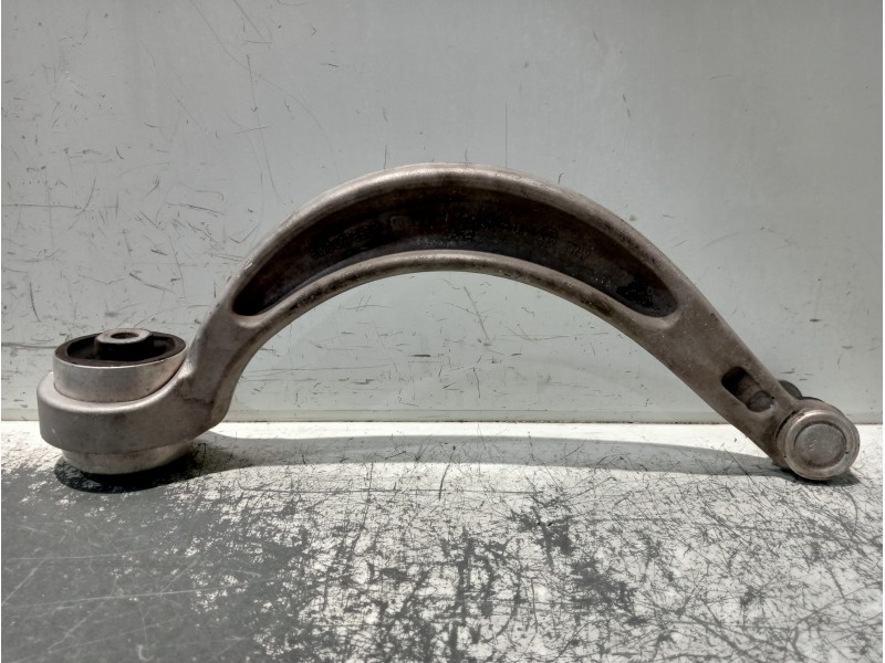 Recambio de brazo suspension inferior delantero derecho para audi a4 avant (8wd) referencia OEM IAM 8W0407696B  