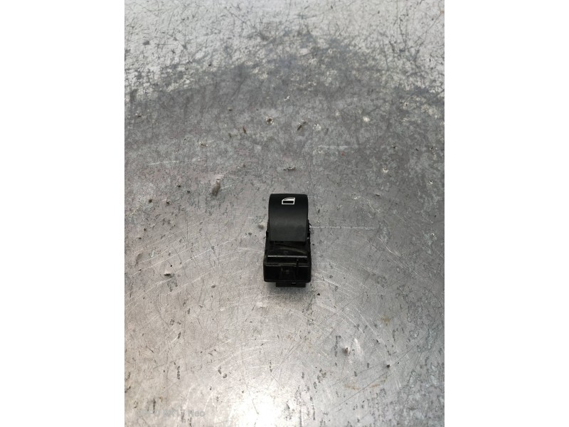 Recambio de mando elevalunas delantero derecho para bmw serie 5 touring (e61) referencia OEM IAM 6922244  5P