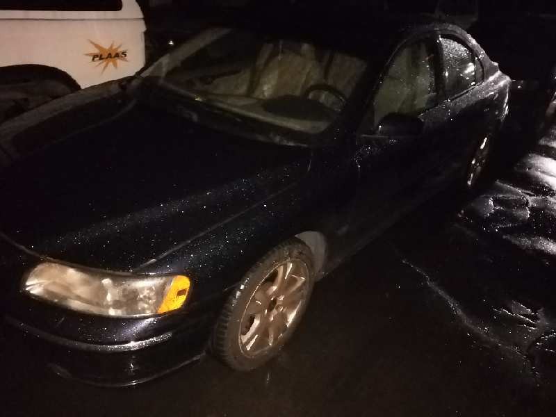 volvo s60 berlina del año 2004