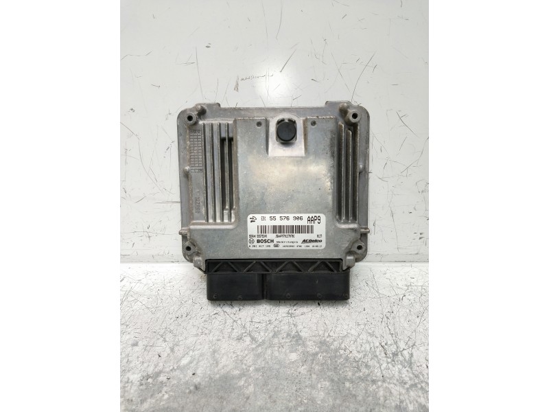 Recambio de centralita motor uce para opel insignia berlina 2.0 16v cdti referencia OEM IAM 0281017105 55576906 55575349