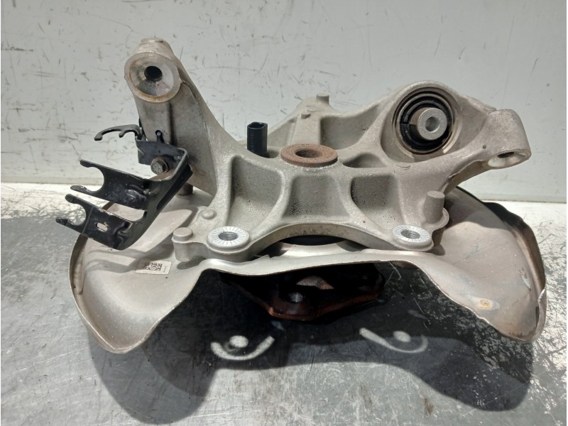 Recambio de mangueta trasera derecha para audi a4 avant (8wd) referencia OEM IAM 8W0505460F 8W0615612D 