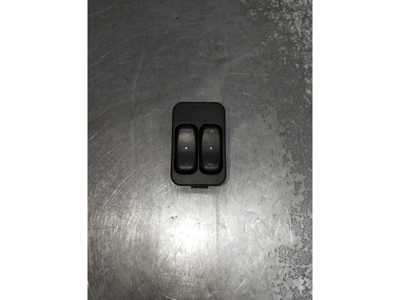 Recambio de mando elevalunas delantero izquierdo para opel meriva referencia OEM IAM 13363202 24409205 