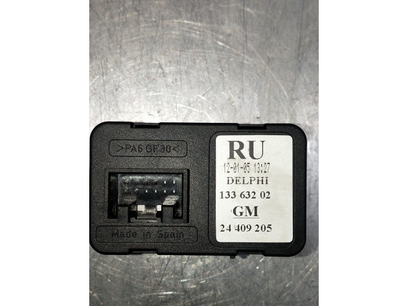 Recambio de mando elevalunas delantero izquierdo para opel meriva referencia OEM IAM 13363202 24409205 