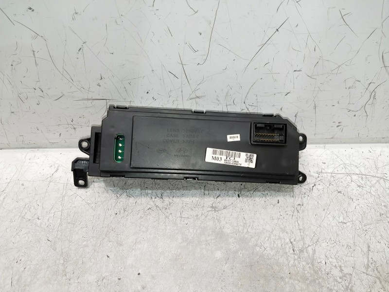 Recambio de pantalla multifuncion para hyundai i20 referencia OEM IAM 941011J620  