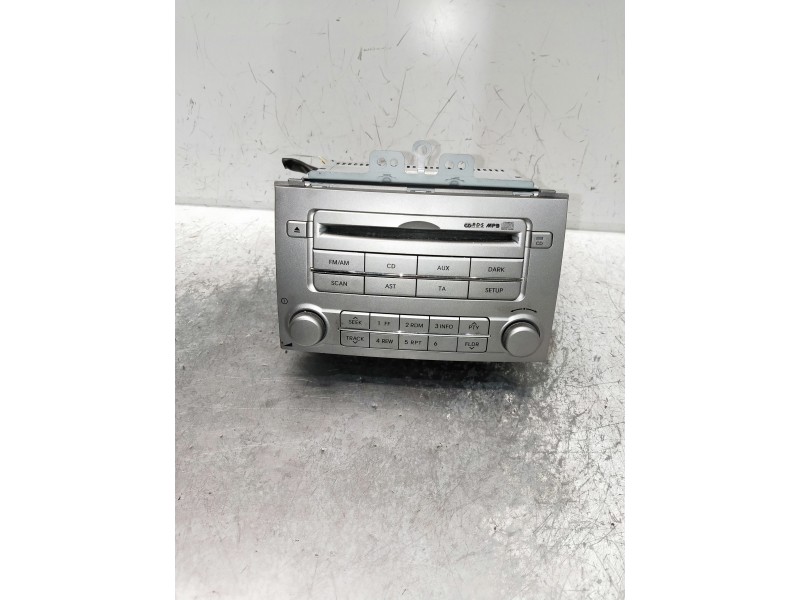 Recambio de sistema audio / radio cd para hyundai i20 referencia OEM IAM 961001J211  