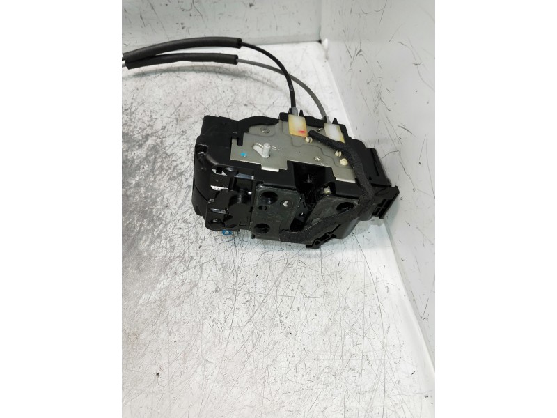 Recambio de motor cierre centralizado trasero derecho para hyundai i20 referencia OEM IAM 81420J020  5P