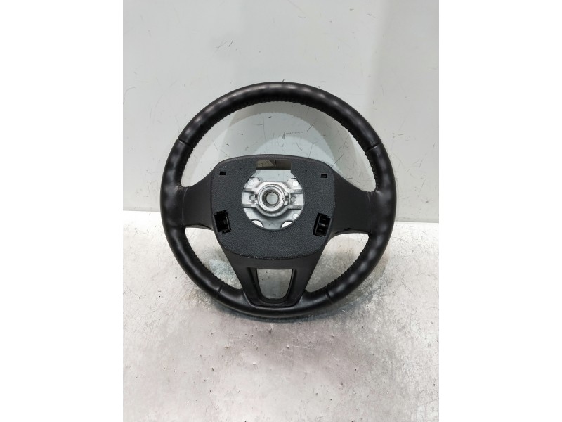 Recambio de volante para hyundai i20 referencia OEM IAM 261131J700  