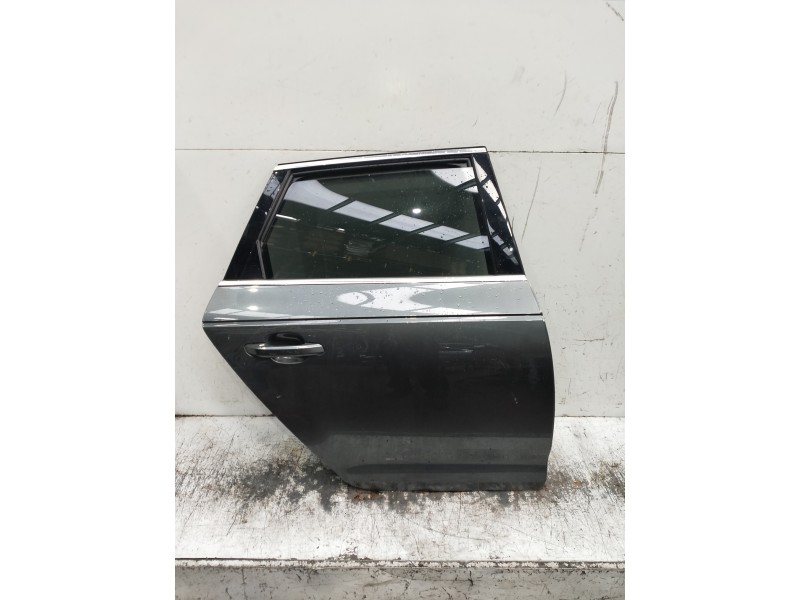 Recambio de puerta trasera derecha para audi a4 avant (8w5) sport edition quattro referencia OEM IAM   5P