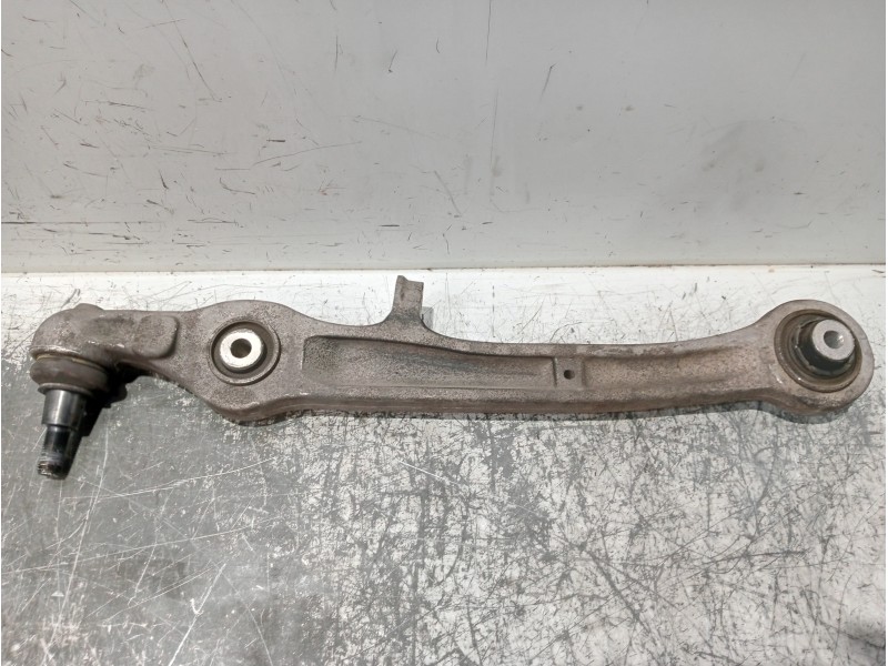 Recambio de brazo suspension inferior delantero derecho para audi a6 berlina (4f2) referencia OEM IAM 4F0407151  