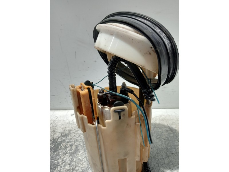 Recambio de bomba combustible para mercedes clase c (w203) berlina 2.2 cdi cat referencia OEM IAM A2034703394 0580303031 