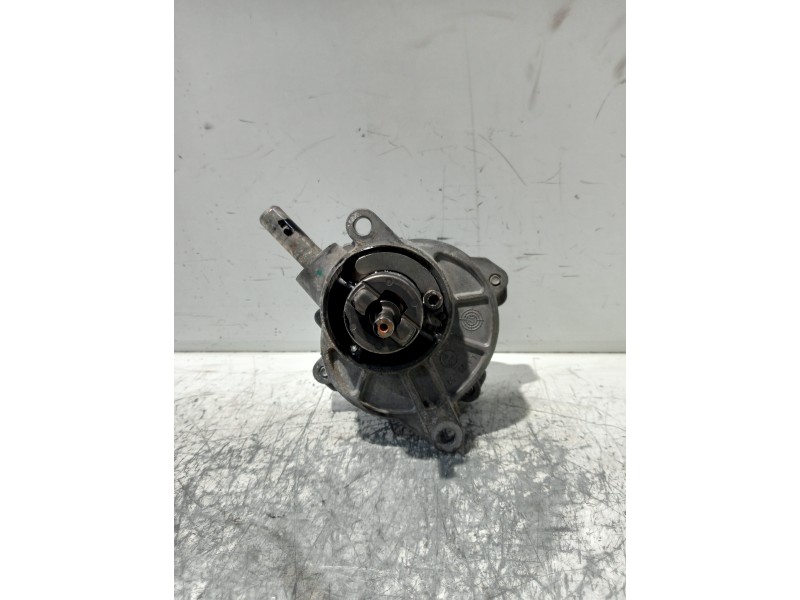 Recambio de depresor freno / bomba vacio para mercedes clase c (w203) berlina 2.2 cdi cat referencia OEM IAM A6462300165  
