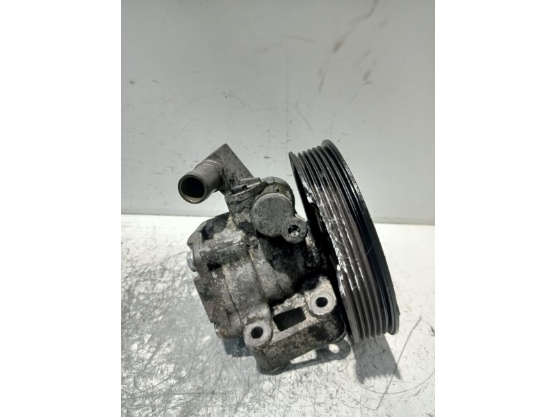 Recambio de bomba direccion para mercedes clase c (w203) berlina 2.2 cdi cat referencia OEM IAM A0044661301  