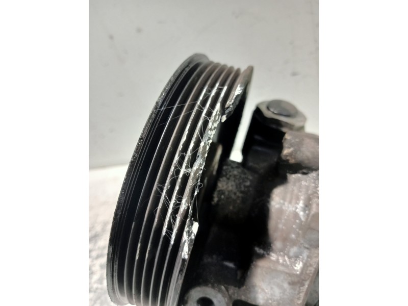 Recambio de bomba direccion para mercedes clase c (w203) berlina 2.2 cdi cat referencia OEM IAM A0044661301  