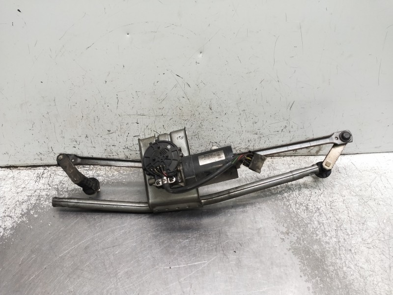 Recambio de motor limpia delantero para mercedes sprinter 02.00  caja cerrada referencia OEM IAM 0390241345  