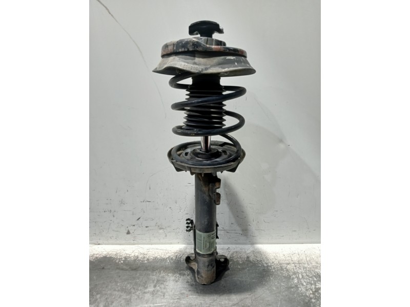 Recambio de amortiguador delantero para mercedes clase c (w203) berlina 2.2 cdi cat referencia OEM IAM A2033204130 824904553994 