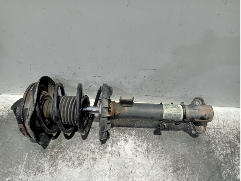Recambio de amortiguador delantero para mercedes clase c (w203) berlina 2.2 cdi cat referencia OEM IAM A2033204130 824904553994 