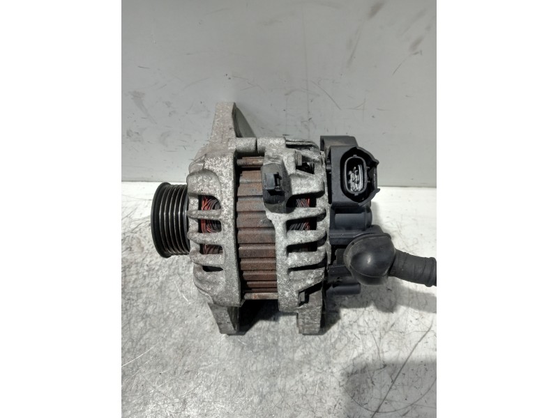 Recambio de alternador para hyundai i20 referencia OEM IAM 373002B300 2607372 