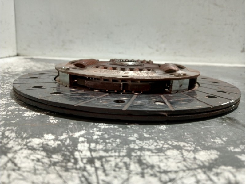 Recambio de kit embrague para seat alhambra (7v8) referencia OEM IAM   701293