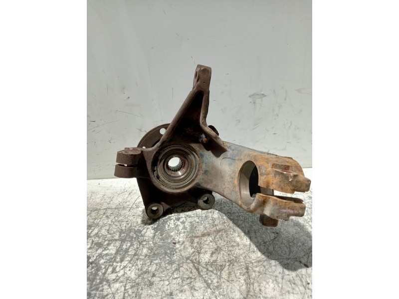 Recambio de mangueta delantera izquierda para peugeot 206 berlina xn referencia OEM IAM   