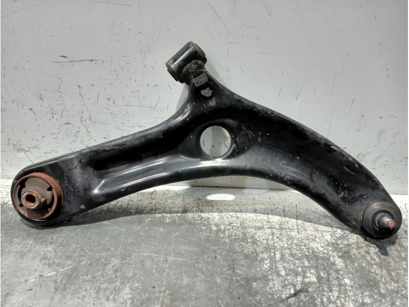 Recambio de brazo suspension inferior delantero izquierdo para hyundai i20 referencia OEM IAM 545001J500  