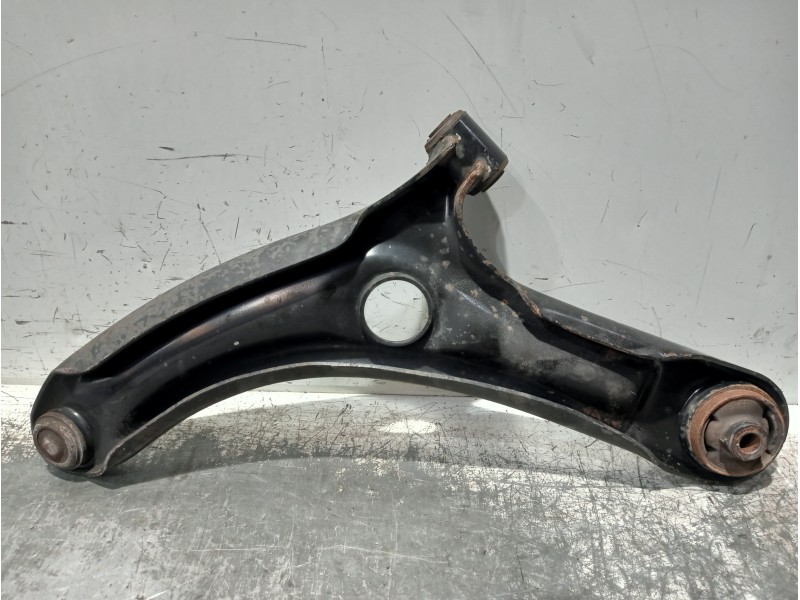 Recambio de brazo suspension inferior delantero izquierdo para hyundai i20 referencia OEM IAM 545001J500  