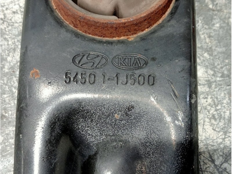 Recambio de brazo suspension inferior delantero izquierdo para hyundai i20 referencia OEM IAM 545001J500  