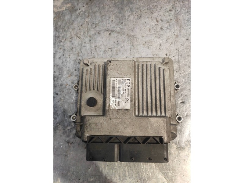 Recambio de centralita motor uce para opel corsa c blue line referencia OEM IAM FGP55196352 MJD6JOCA 7160004905 ZJ