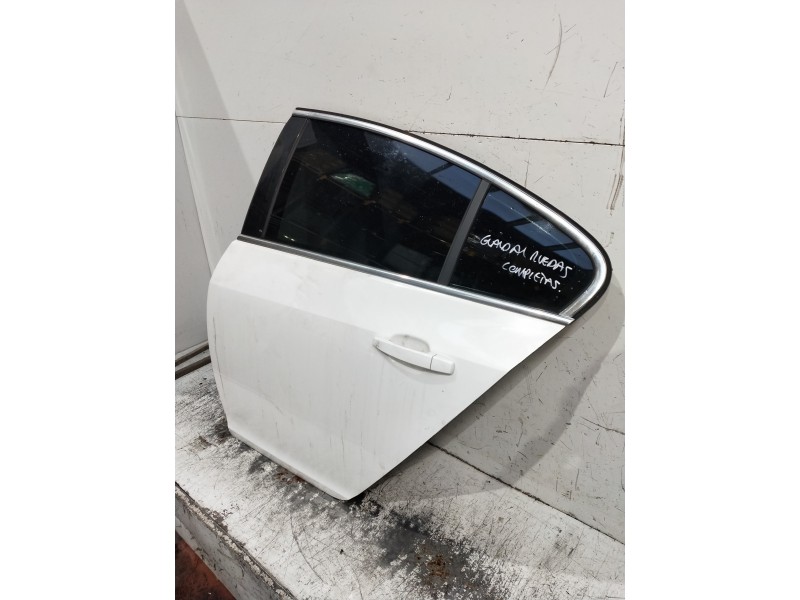 Recambio de puerta trasera izquierda para opel insignia berlina 2.0 16v cdti referencia OEM IAM   4P