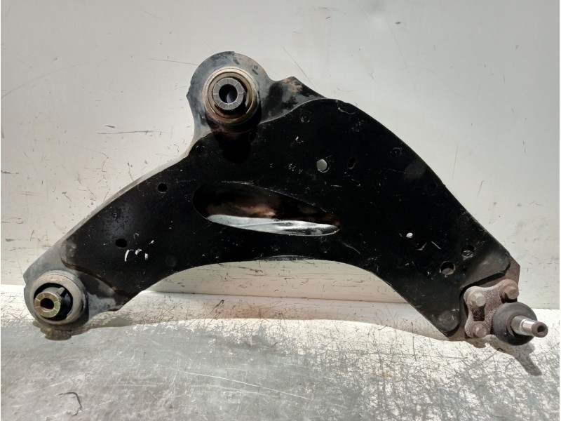 Recambio de brazo suspension inferior delantero derecho para nissan primastar (x83) avantour 7 asientos distancia entre ejes cor
