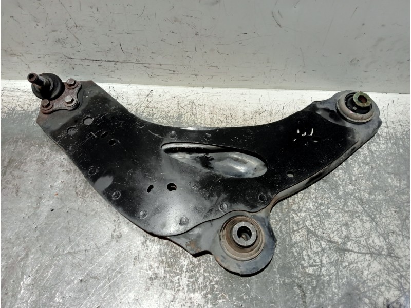 Recambio de brazo suspension inferior delantero derecho para nissan primastar (x83) avantour 7 asientos distancia entre ejes cor
