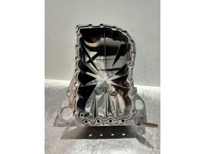 Recambio de carter para nissan primastar (x83) avantour 7 asientos distancia entre ejes corta 2,84t referencia OEM IAM 820006613