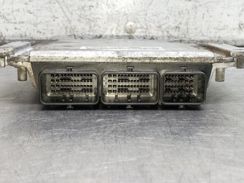 Recambio de centralita motor uce para nissan primastar (x83) avantour 7 asientos distancia entre ejes corta 2,84t referencia OEM
