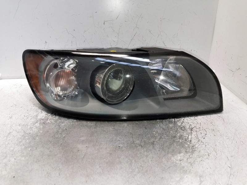 Recambio de faro derecho para volvo v50 familiar 1.8 kinetic referencia OEM IAM 30698886 0301198204 