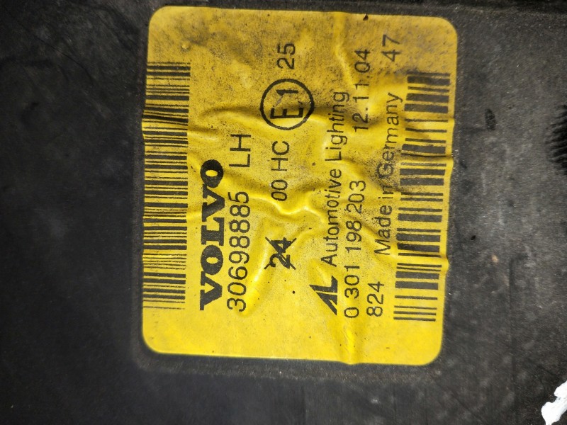 Recambio de faro izquierdo para volvo v50 familiar 1.8 kinetic referencia OEM IAM 30698885 0301196203 