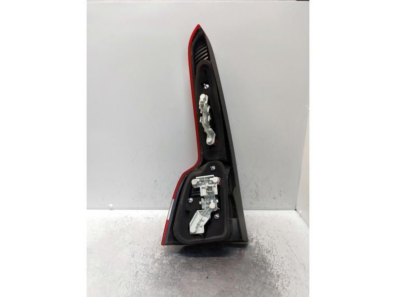 Recambio de piloto trasero derecho para volvo v50 familiar 1.8 kinetic referencia OEM IAM 30678748  