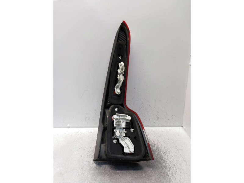 Recambio de piloto trasero izquierdo para volvo v50 familiar 1.8 kinetic referencia OEM IAM 30678745  