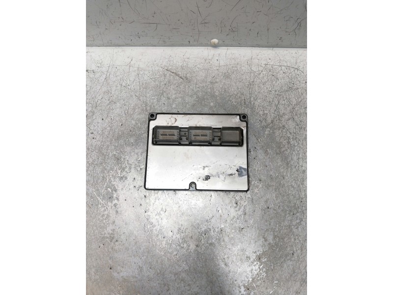 Recambio de centralita motor uce para volvo v50 familiar 1.8 kinetic referencia OEM IAM 30729274A  