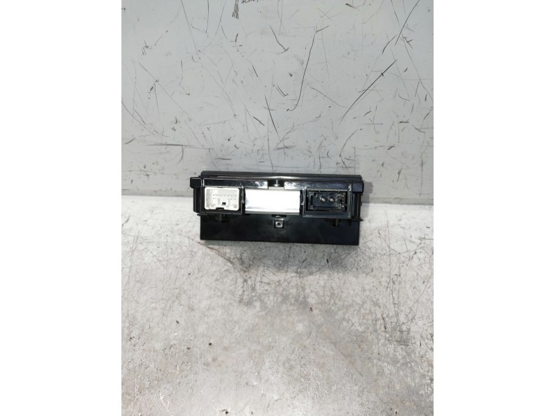 Recambio de pantalla multifuncion para volvo v50 familiar 1.8 kinetic referencia OEM IAM   