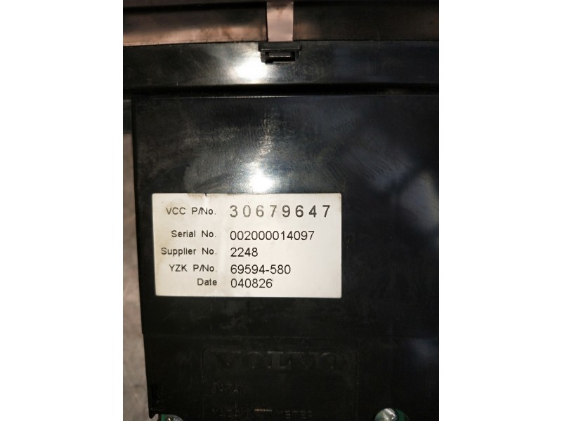 Recambio de pantalla multifuncion para volvo v50 familiar 1.8 kinetic referencia OEM IAM   