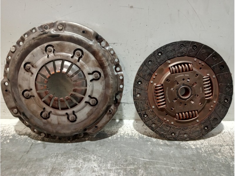 Recambio de kit embrague para nissan primastar (x83) avantour 7 asientos distancia entre ejes corta 2,84t referencia OEM IAM 308