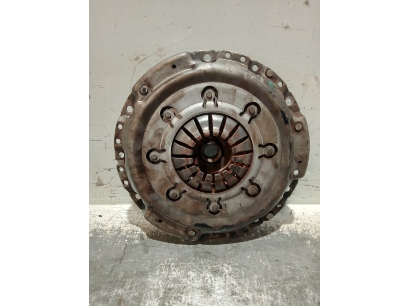 Recambio de kit embrague para nissan primastar (x83) avantour 7 asientos distancia entre ejes corta 2,84t referencia OEM IAM 308