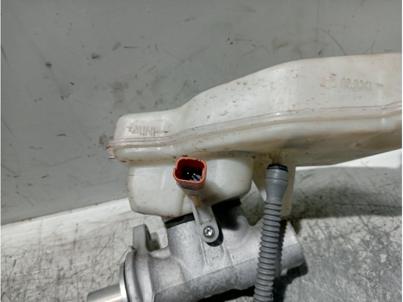 Recambio de bomba freno para citroen c4 cactus referencia OEM IAM 32069745  