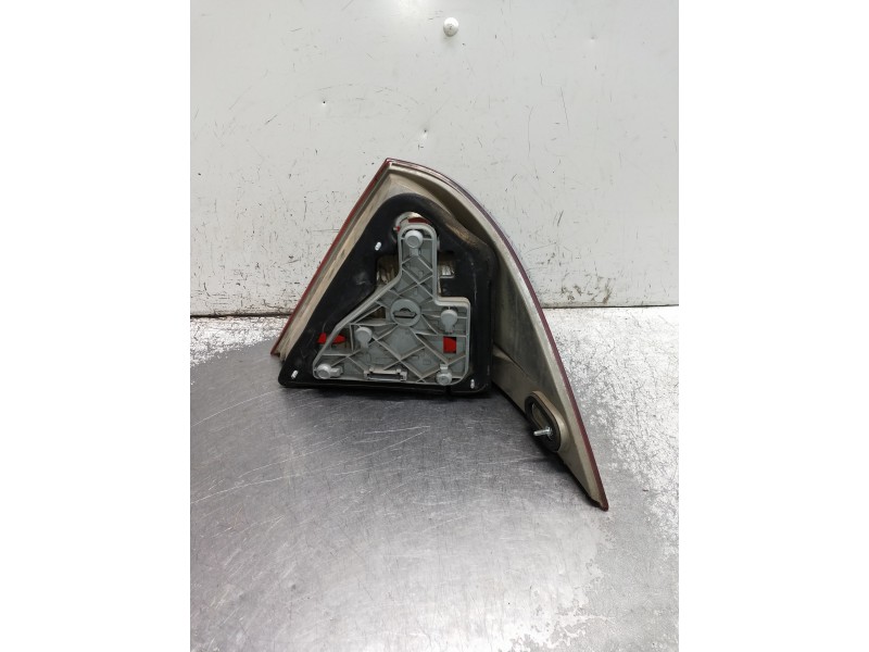 Recambio de piloto trasero izquierdo para mercedes clase c (w203) berlina 2.2 cdi cat referencia OEM IAM   