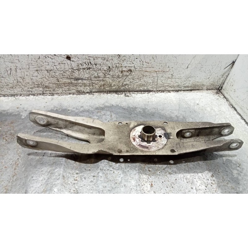 Recambio de brazo suspension inferior trasero derecho para mercedes clase b (w246) b 180 cdi be (246.200) referencia OEM IAM A24