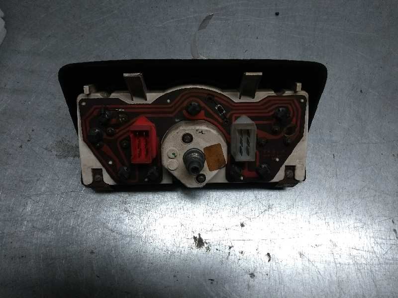 Recambio de cuadro instrumentos para seat 133 0.8 referencia OEM IAM   