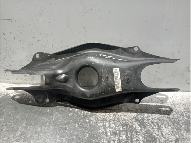 Recambio de brazo suspension inferior trasero derecho para mercedes clase c (w205) lim. referencia OEM IAM 2053500441  