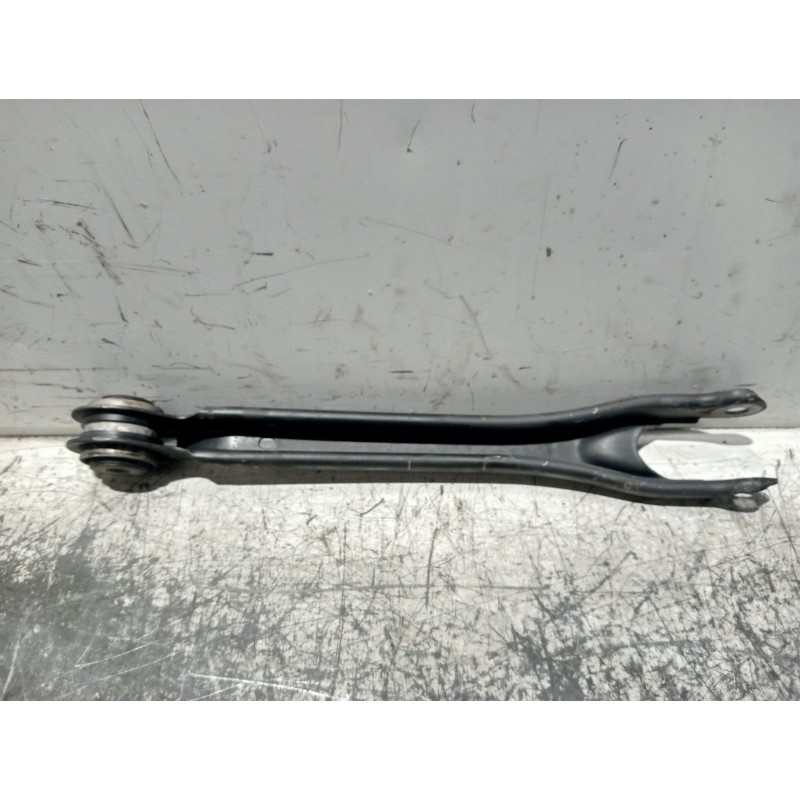 Recambio de brazo suspension inferior trasero derecho para mercedes clase c (w205) lim. referencia OEM IAM A2043521205  
