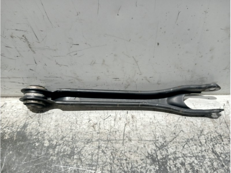 Recambio de brazo suspension inferior trasero derecho para mercedes clase c (w205) lim. referencia OEM IAM A2043521205  