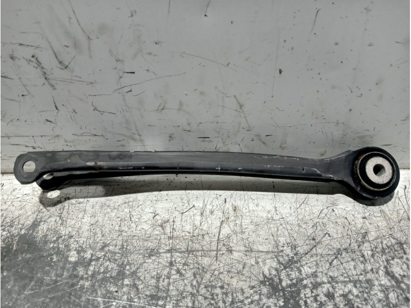 Recambio de brazo suspension inferior trasero izquierdo para mercedes clase c (w205) lim. referencia OEM IAM A2043521205  