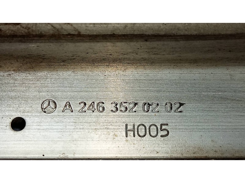 Recambio de brazo suspension inferior trasero izquierdo para mercedes clase b (w246) b 180 cdi be (246.200) referencia OEM IAM A